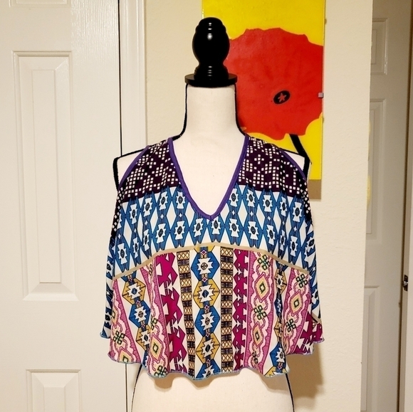 Rojas | Aztec Crop Top - Picture 1 of 5